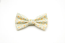 Load image into Gallery viewer, pastel yellow ditzy floral bow tie