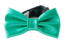 Load image into Gallery viewer, leather bow tie