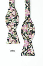 Load image into Gallery viewer, vintage lotus flower self tie bow tie