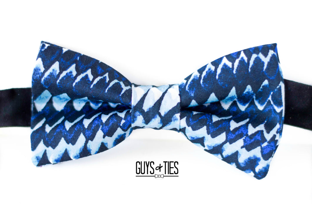 blue snake print pre tied bow tie