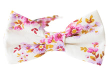 Load image into Gallery viewer, vintage floral bow tie