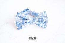 Load image into Gallery viewer, light blue whimsy floral bow tie