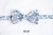 Load image into Gallery viewer, flower bow tie