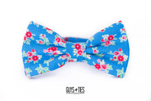 Load image into Gallery viewer, bright blue + red tiny floral bow tie