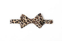 Load image into Gallery viewer, brown cheetah print self tie bow tie