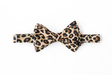 Load image into Gallery viewer, brown cheetah print self tie bow tie