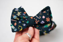 Load image into Gallery viewer, navy blue novelty Christmas self tie bow tie