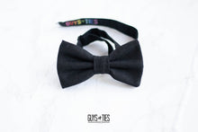 Load image into Gallery viewer, classic black 100% linen bow tie