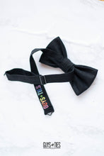 Load image into Gallery viewer, classic black 100% linen bow tie