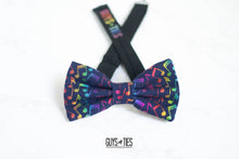 Load image into Gallery viewer, navy blue bow tie with colorful music notes