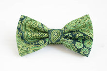 Load image into Gallery viewer, emerald green bow tie