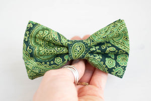 emerald green paisley bow tie | pre tied