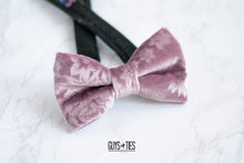 Load image into Gallery viewer, dusty rose velvet bow tie with embossed flowers