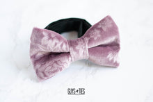 Load image into Gallery viewer, dusty rose velvet bow tie with embossed flowers