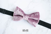 Load image into Gallery viewer, dusty rose velvet bow tie with embossed flowers