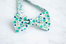 Load image into Gallery viewer, vintage green mini floral bow tie