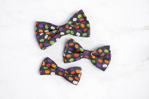 dog bow tie | mini pumpkins