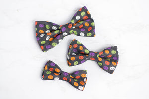 dog bow tie | mini pumpkins