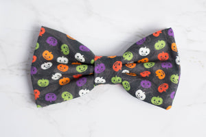 dog bow tie | mini pumpkins