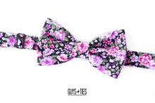 Load image into Gallery viewer, black magenta tiny floral bow tie