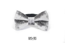 Load image into Gallery viewer, mens velvet bow tie | silver gray