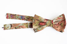 Load image into Gallery viewer, sage green bow tie | paisley pattern